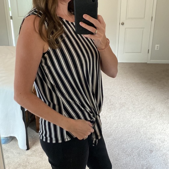 Adrianna Papell Striped Tie-front Sleeveless Top - Picture 3 of 4